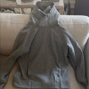 Lululemon grey sweatshirt